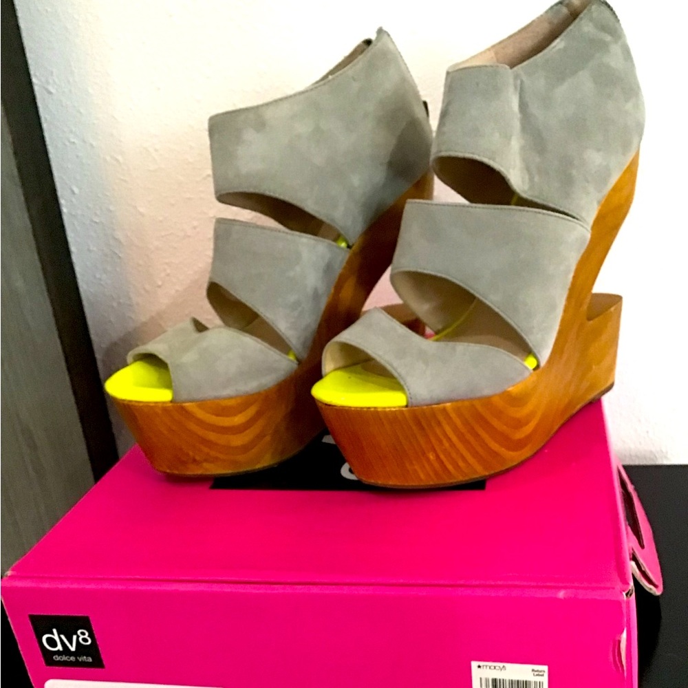 DV8 ‘Julia’ Grey / Clay Suede Platform Shoes. Size 9. Wood heels.